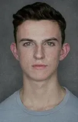 Доминик Холмс