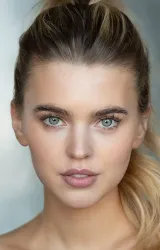 Карла Вудкок