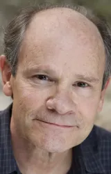 Итэн Филлипс